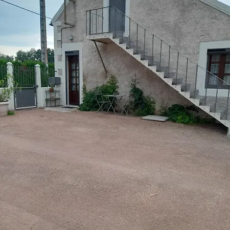 펜션 Maison Proche Le Pal 4kms Thiel-sur-Acolin