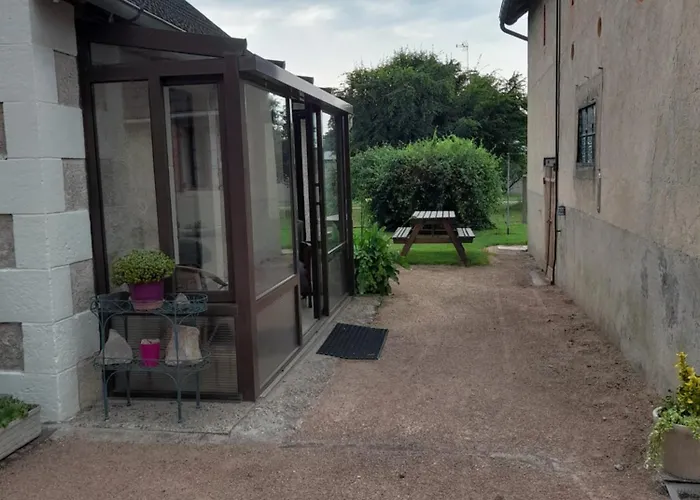 Semesterbostad Maison Proche Le Pal 4kms Thiel-sur-Acolin