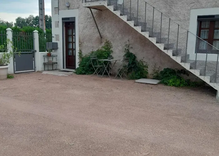 Semesterbostad Maison Proche Le Pal 4kms Thiel-sur-Acolin